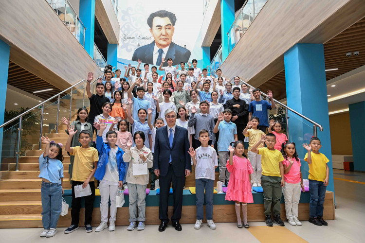 Глава государства посетил Центр инновационного творчества школьников
